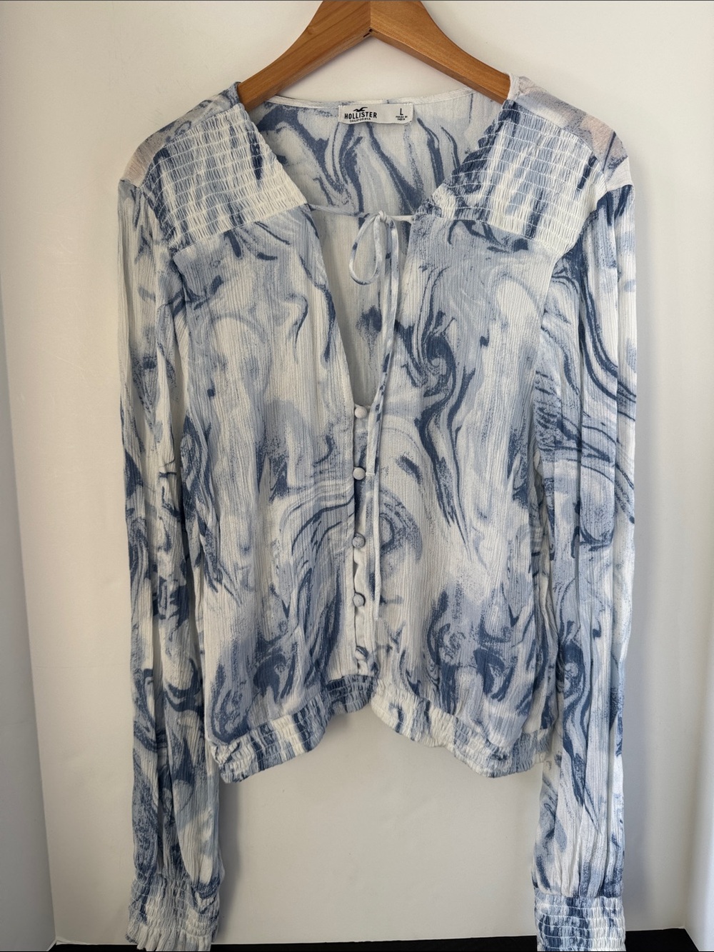 Hollister White and Blue Marble Tie-Front Button Blouse Size L